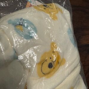 Disney Winnie-the-Pooh Sherpa infant blanket NWT